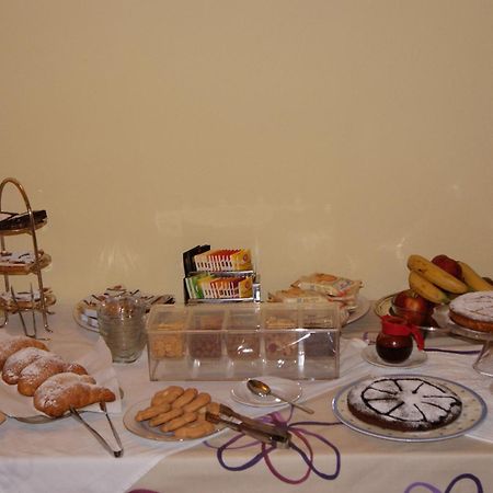 Gentarrubia Bed & Breakfast Capoterra Bagian luar foto