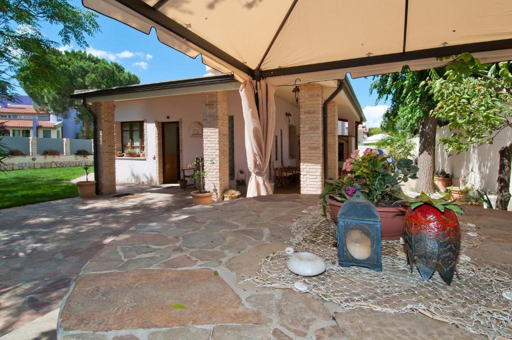 Gentarrubia Bed & Breakfast Capoterra Bagian luar foto