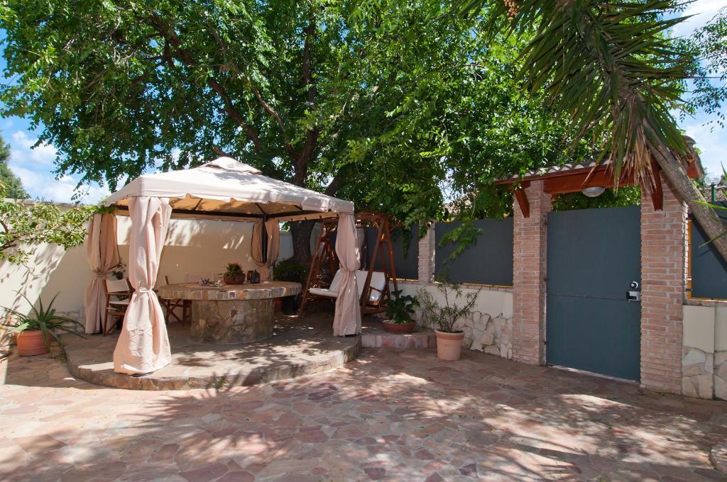 Gentarrubia Bed & Breakfast Capoterra Bagian luar foto