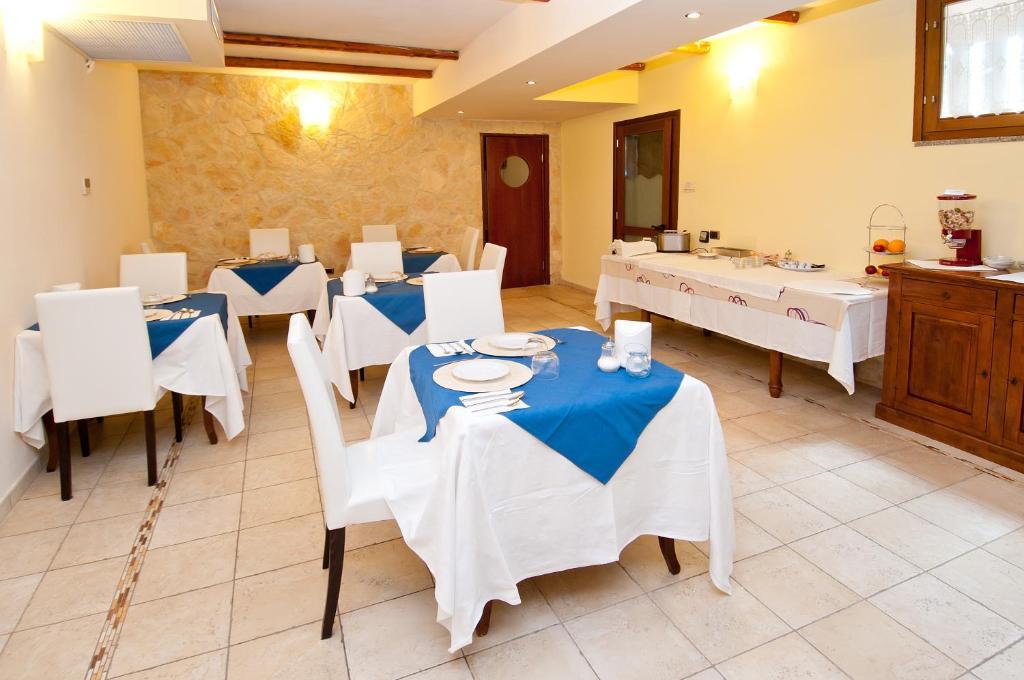 Gentarrubia Bed & Breakfast Capoterra Bagian luar foto