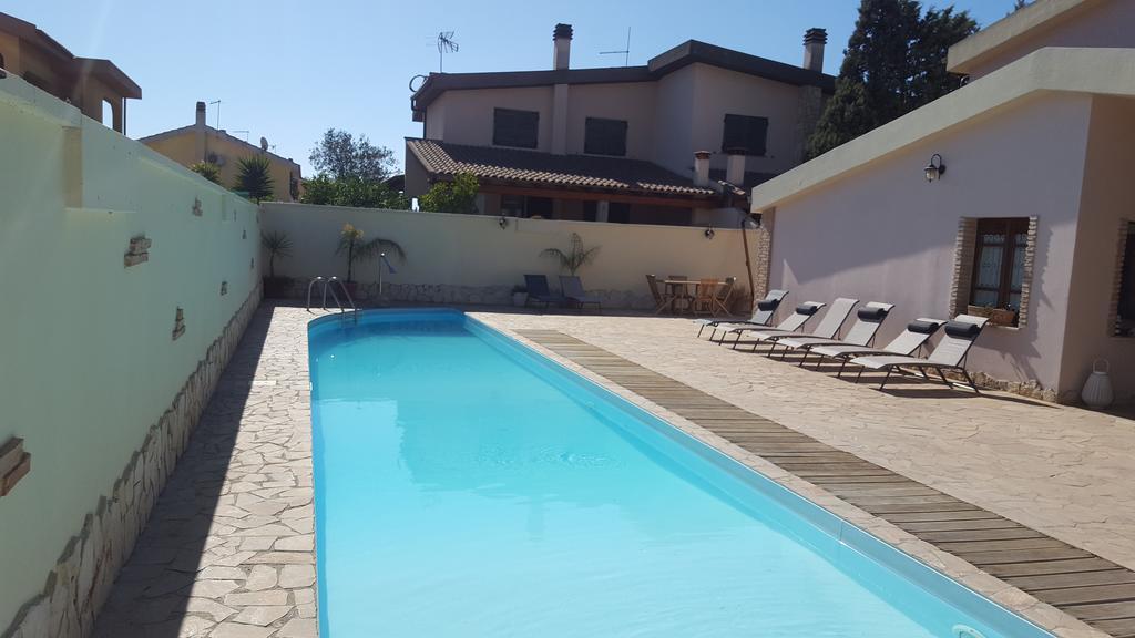 Gentarrubia Bed & Breakfast Capoterra Bagian luar foto