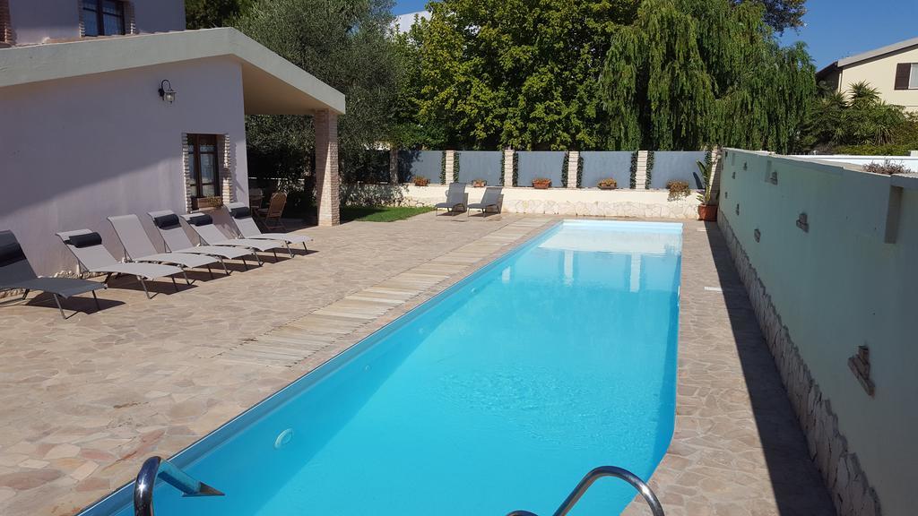 Gentarrubia Bed & Breakfast Capoterra Bagian luar foto