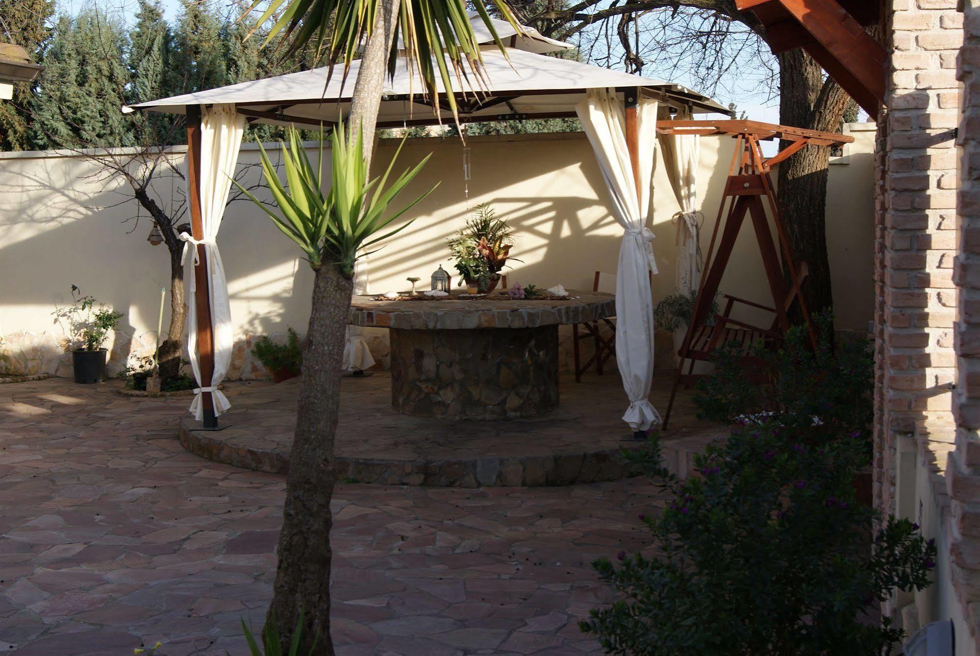 Gentarrubia Bed & Breakfast Capoterra Bagian luar foto